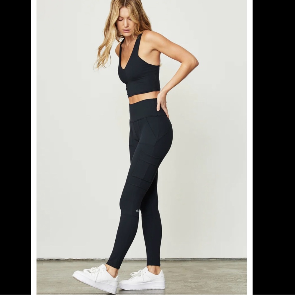 Alo High-Waist Cargo Legging